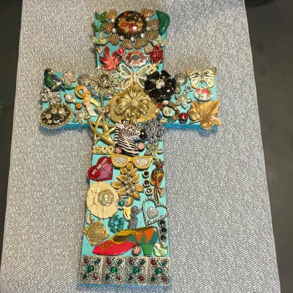 Jewelry Decorated Cross